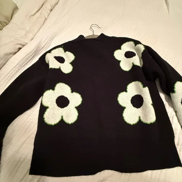 Industry Black Daisy Cardigan - Picture 4 of 6